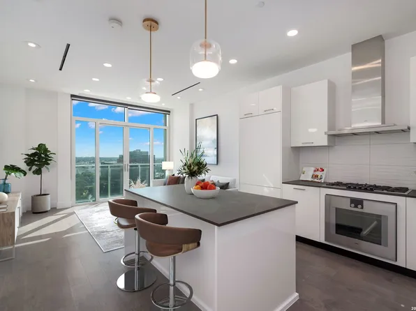 123 Lexington Ave #1303, San Antonio, TX 78205