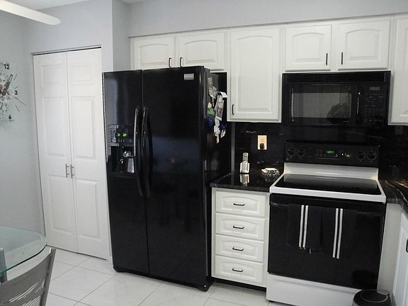 4th image of 7290 KINGHURST #810