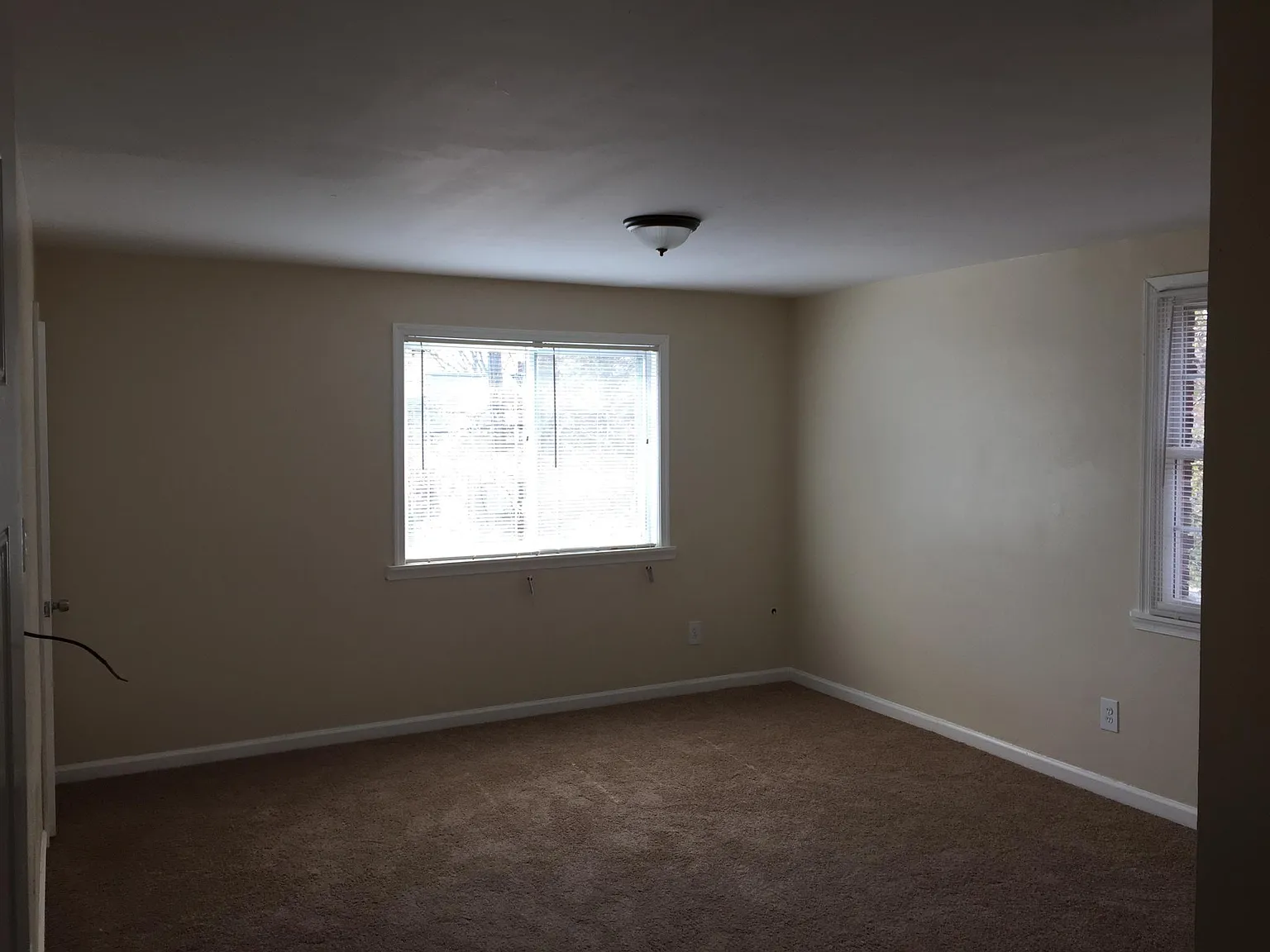 428 Newcomb St SE — Photo 2