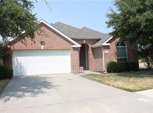1049 Ponderosa Rdg, Little Elm, TX 75068