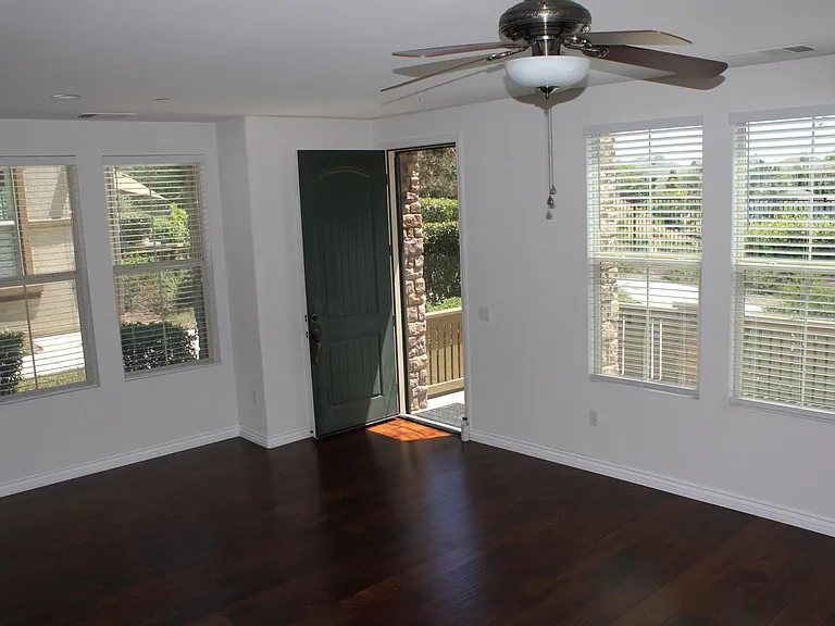 10631 Canyon Grv #15 — Photo 4