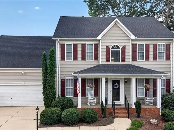 3674 Oak Chase Dr, High Point, NC 27265