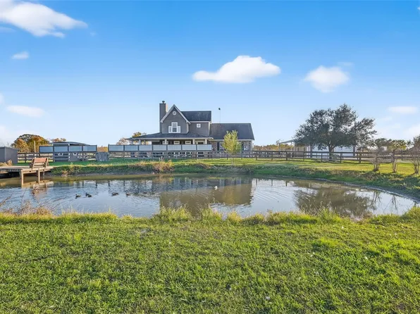 912 County Road 340, Angleton, TX 77515