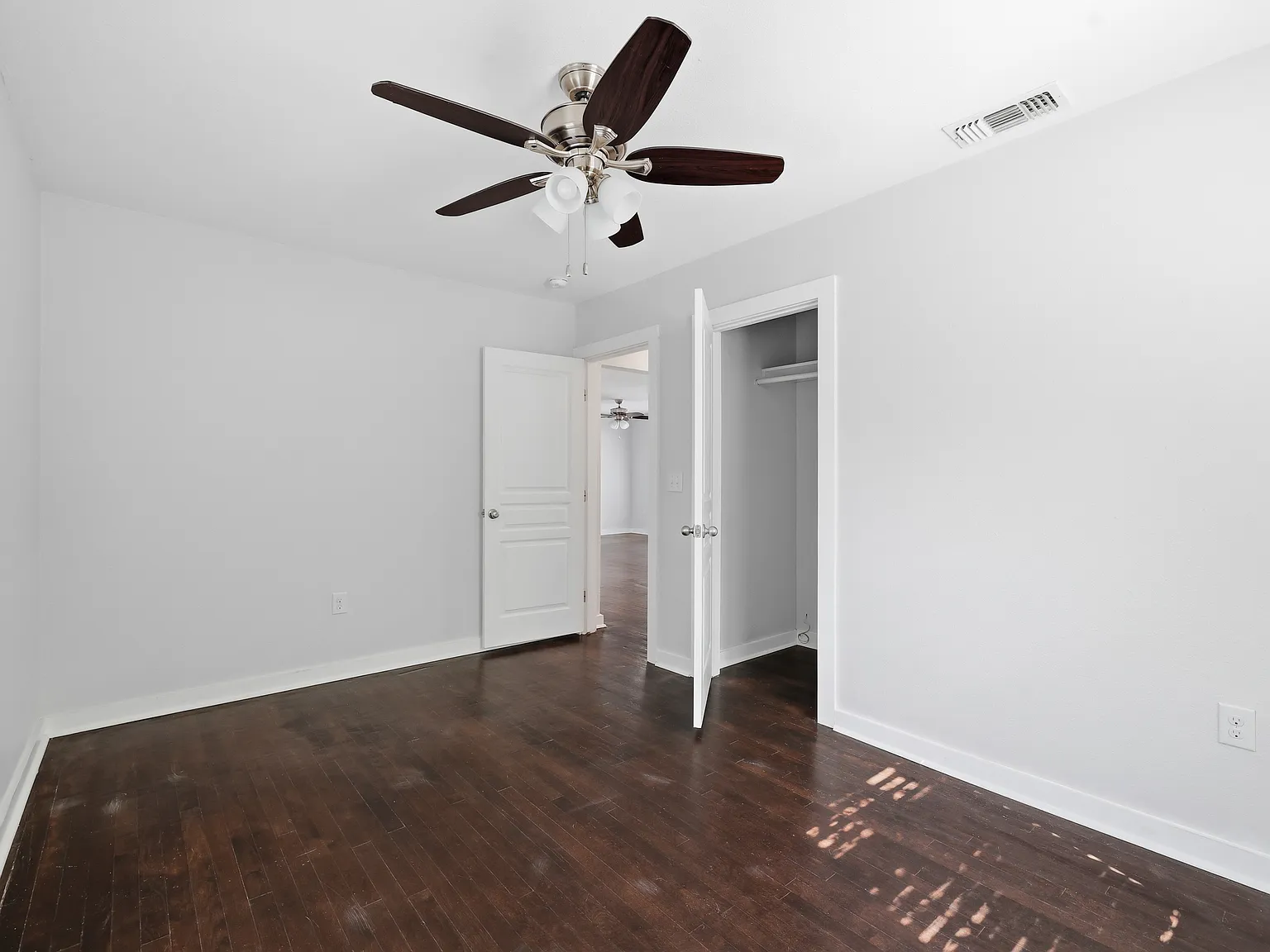 2 bed, 1056 sqft, $2,000 — Photo 3