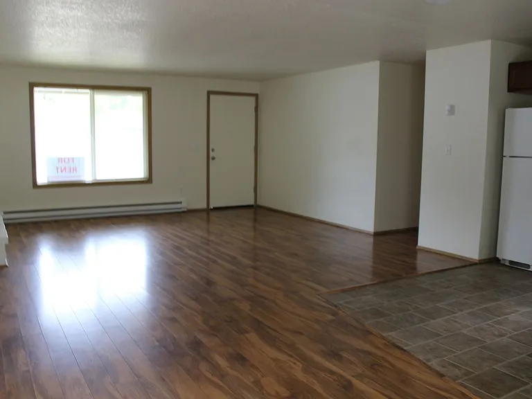 1892 NE Kathryn St — Photo 16