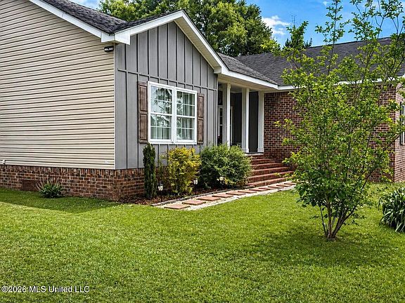 4th image of 388 Padgett Rd