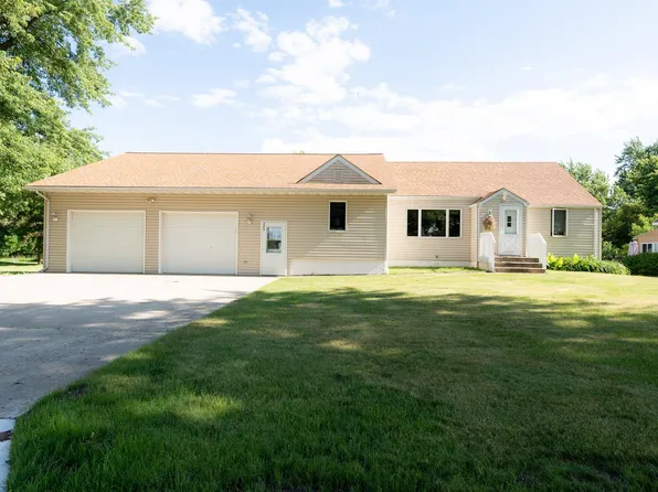 223 E Oak St, Tyler, MN 56178