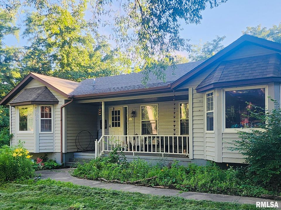 1st image of 520 W Hickory Grove Ct