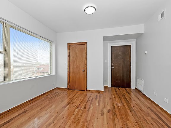 4th image of 2723-25 W 60th St #3