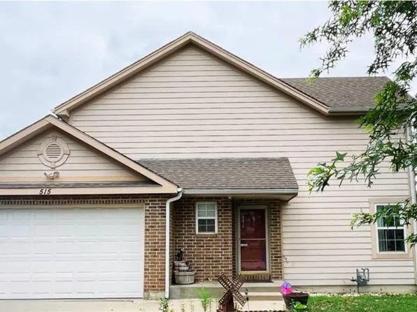 515 Northstar Ct, Tonganoxie, KS 66086