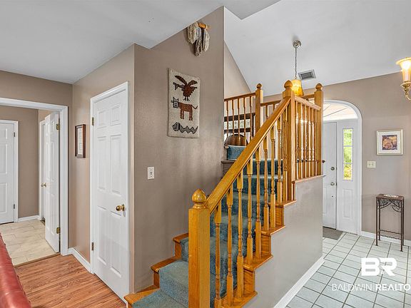 3rd image of 17705 Breckner Rd