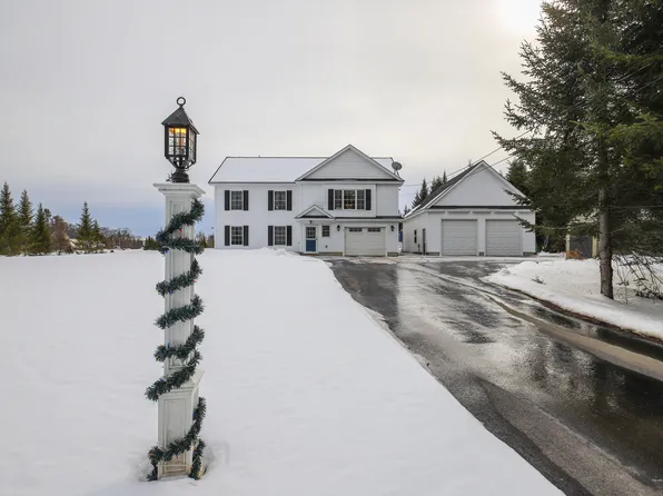 10 Riverside Rdg, Windham, ME 04062