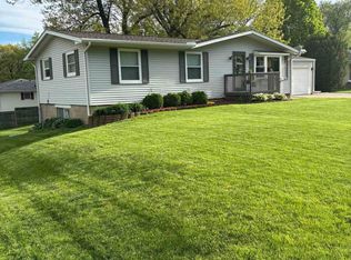 116 Thrush Ave, Pekin, IL