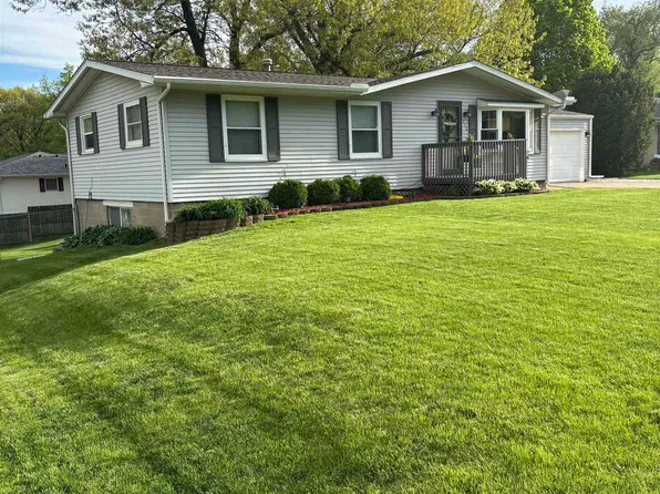 116 Thrush Ave, Pekin, IL 61554