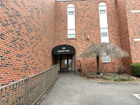 105 Woodstone Ln APT 71, New Kensington, PA 15068