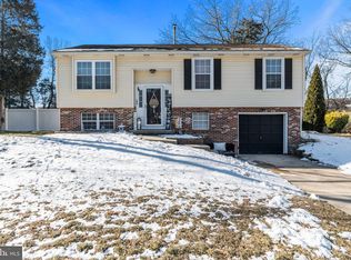 13 Pine Glen Dr, Sicklerville, NJ 08081