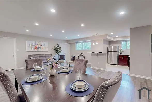 2 bed, 1000 sqft, $2,195 — Photo 2