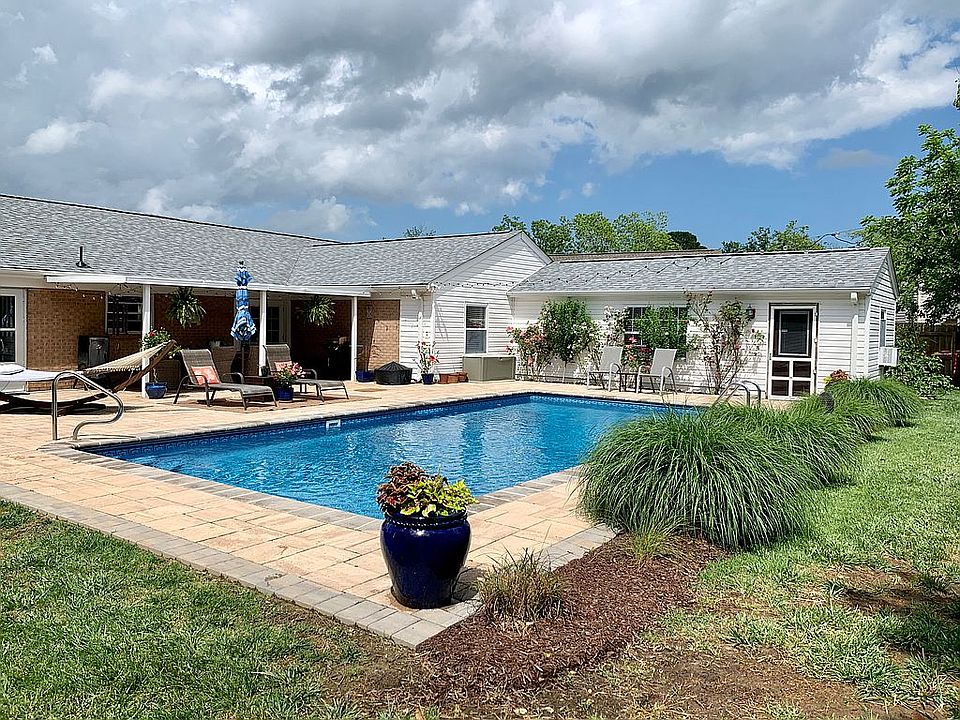 2nd image of 605 Whitechapel Dr