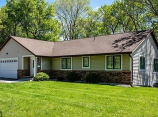 2202 Evergreen Dr, Kasota, MN 56050