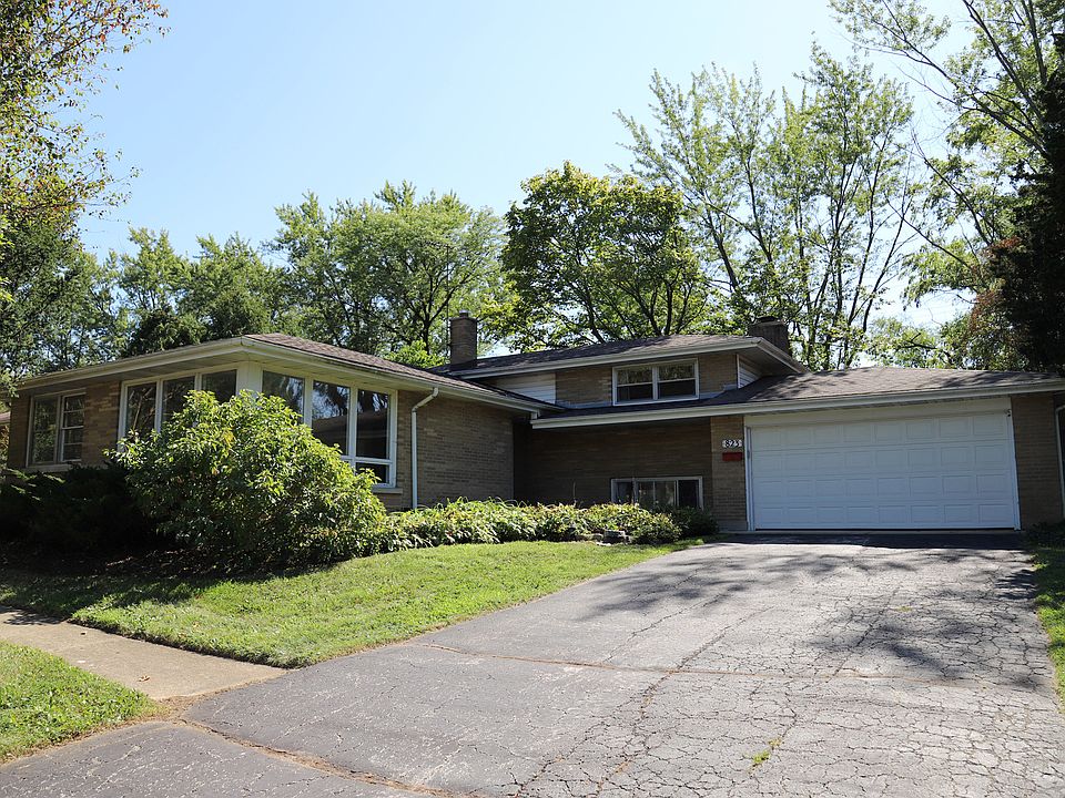 1st image of 823 Hawthorne Dr