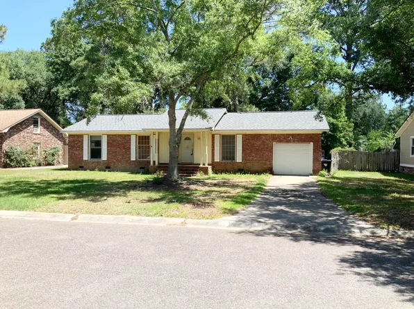 103 Sandtrap Rd, Summerville, SC 29483
