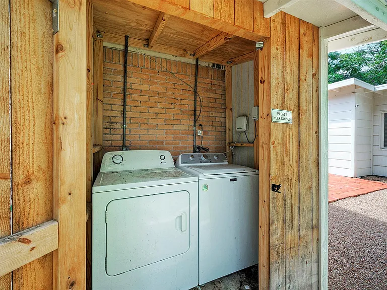 1803 Pearl St — Photo 28