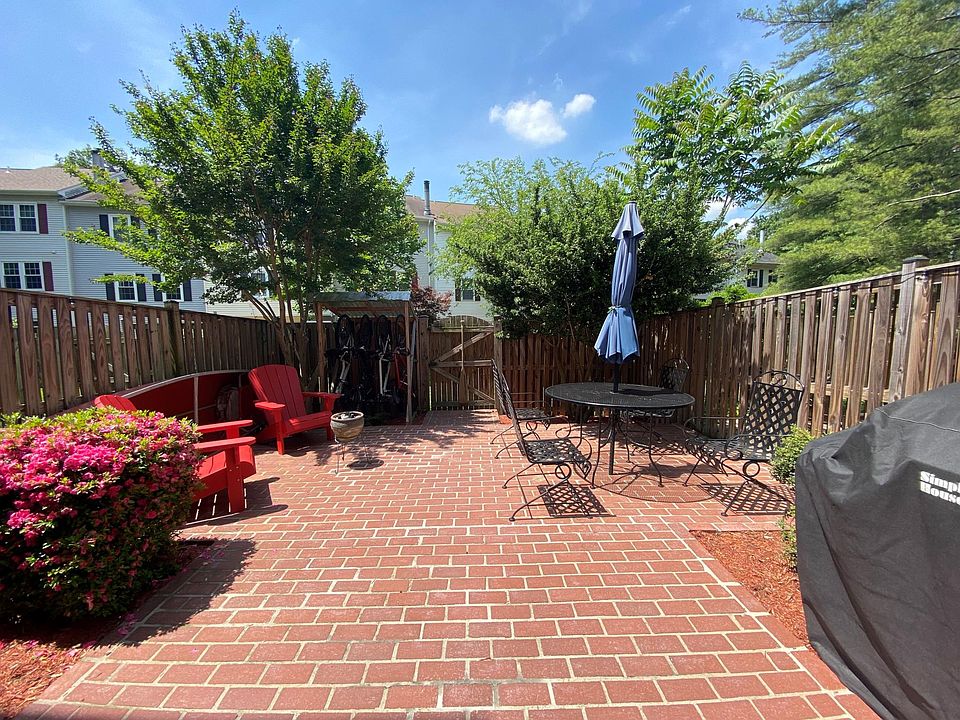 1st image of 6096 Crown Royal Cir