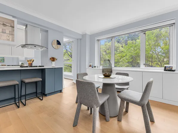 923 Fifth Avenue image 1 of 12