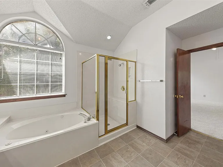 1423 Holveck Dr — Photo 23