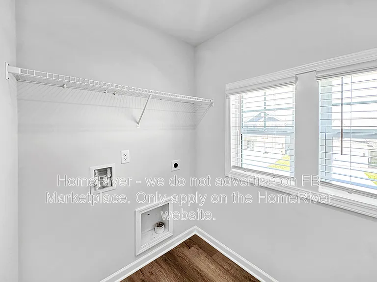 216 Sundrop St — Photo 8
