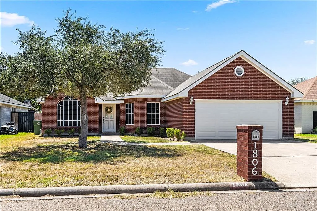 3 bed, 2.0 bath, 1519 sqft, $2,000 — Photo 1