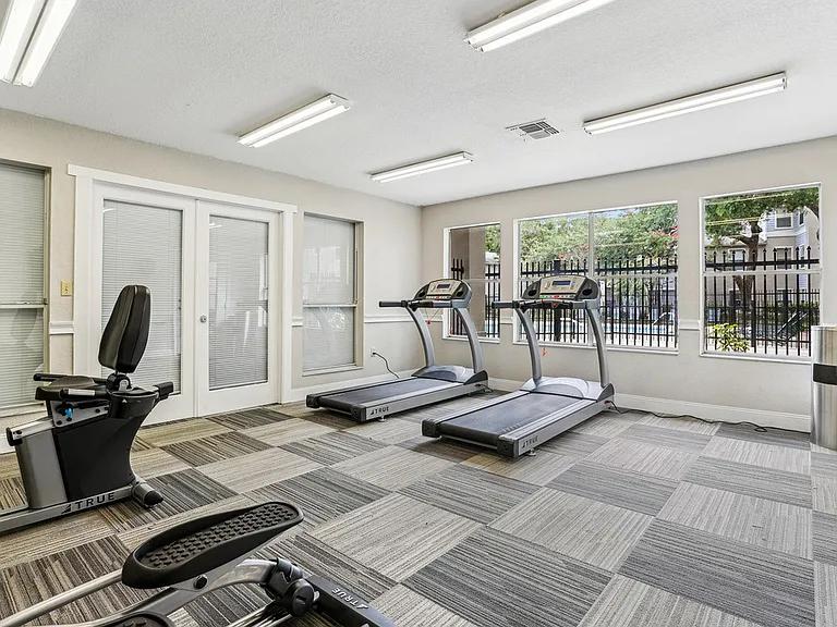 Waterford at Cypress Lake Apartments — Photo 11