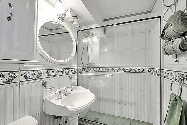 Rented by Jackson Heights Properties Real Estate LLC | media 17