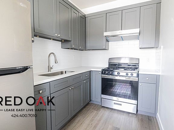 3rd image of 254 S Mariposa Ave #103