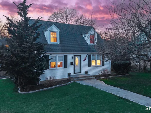 72 Glendale Drive, Stamford, CT 06906