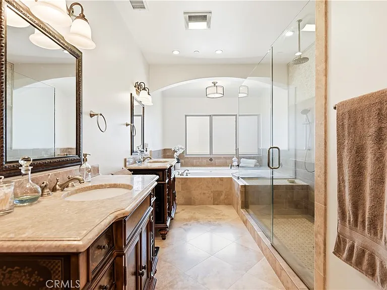 1207 Harkness Ln — Photo 22