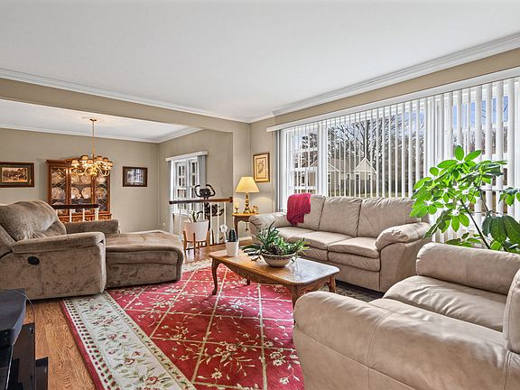 3rd image of 420 Summit St