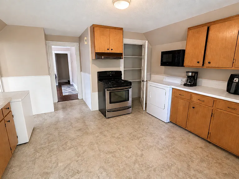 136 Lowell St #2 — Photo 3