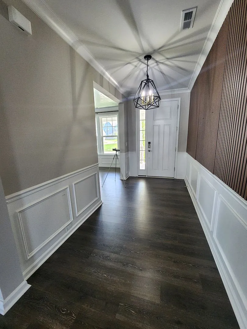6 Bedroom Home In Reids Cove in Mooresville — Photo 2