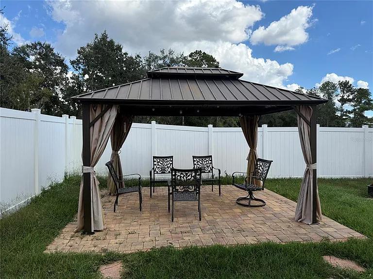 16335 Rambling Vine Dr W — Photo 20