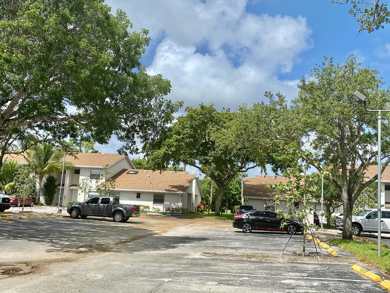 2 bed, 1.0 bath, 888 sqft, $1,850 — Photo 2