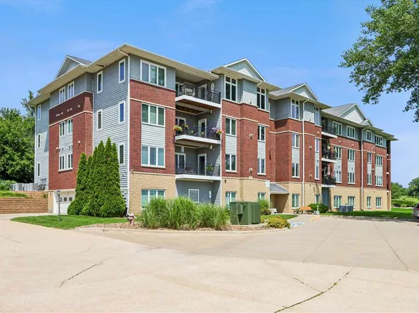 1092 Walnut Ave Unit 218, Riverside, IA 52327
