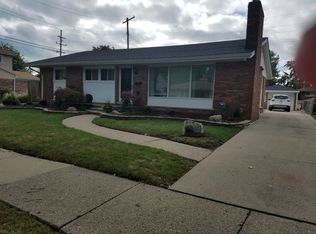 21124 Hoffman St, Saint Clair Shores, MI