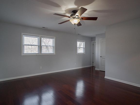 3rd image of 545 N Oakwood St Unit 5