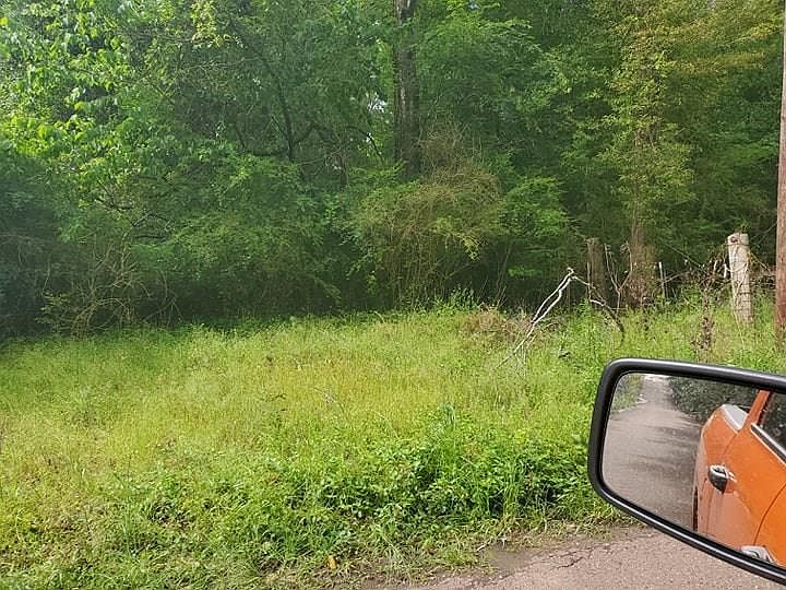 2nd image of 122 Beth Ann Dr