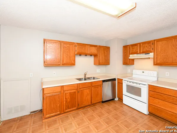 5474 Port Townsend Dr, San Antonio, TX 78242