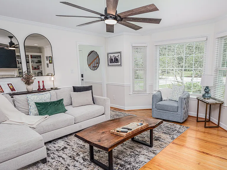 1004 Somerset Ct — Photo 11
