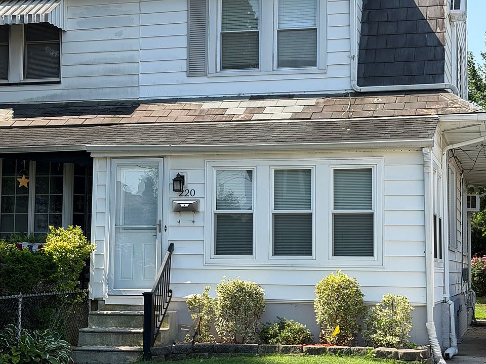 1st image of 220 Harrison St