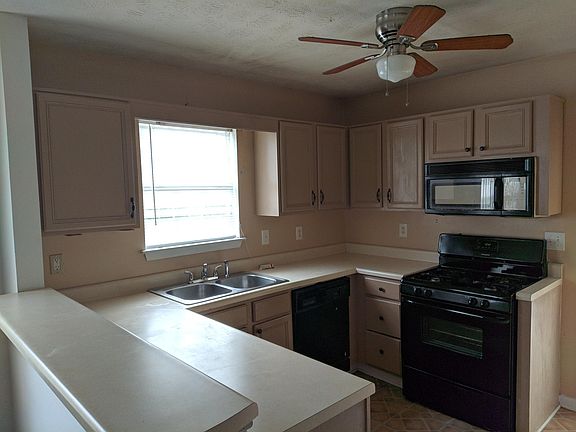 4th image of 2355 Wellington Cir