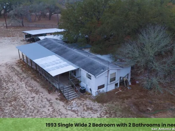 143 COUNTY ROAD 7866, Devine, TX 78016